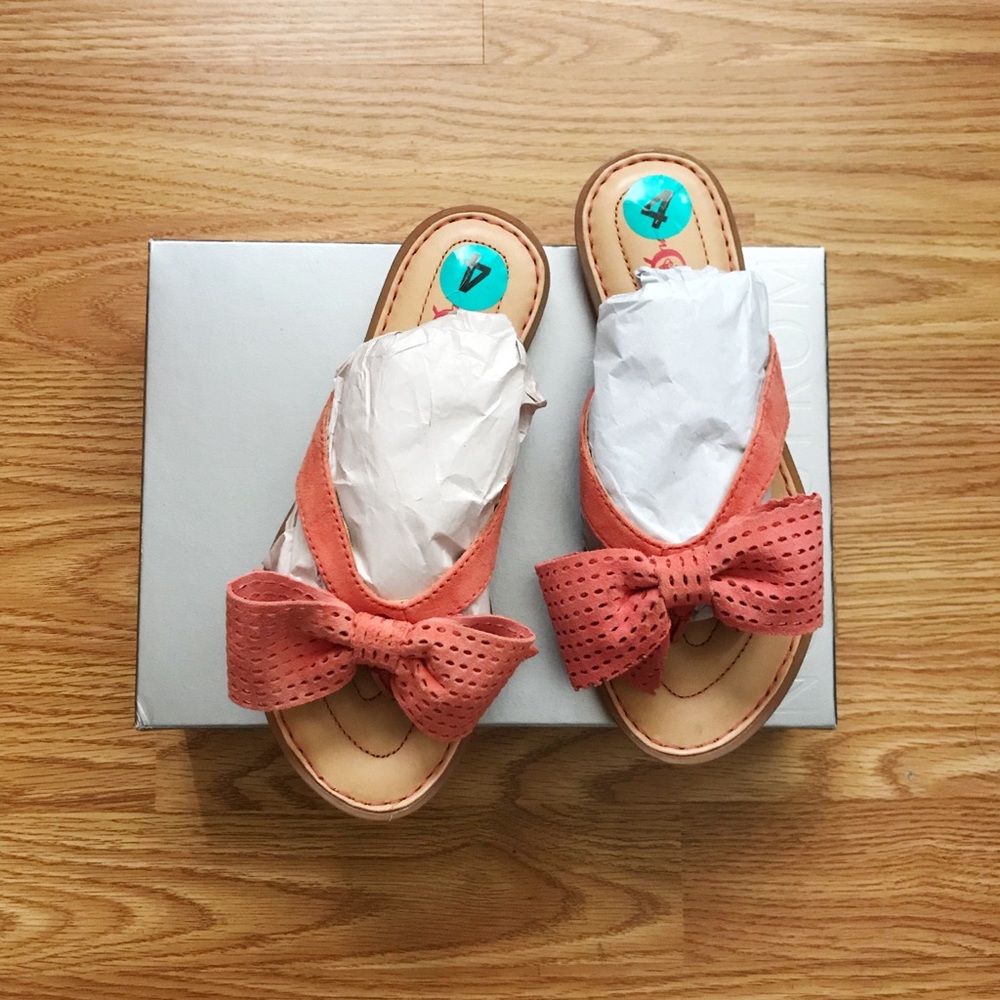 Born Perforated Bow Sandal